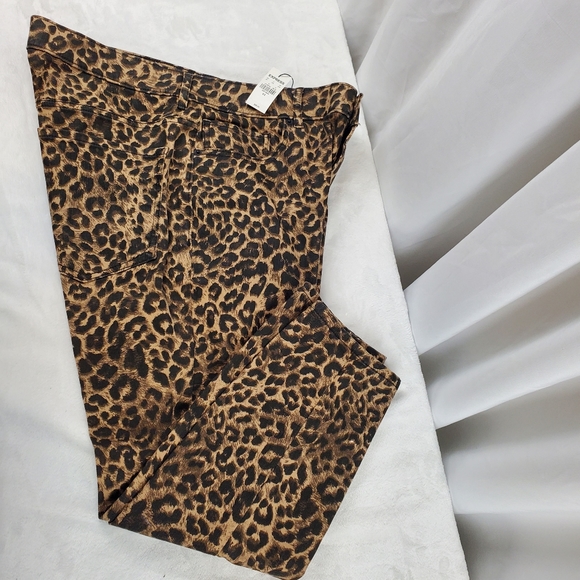 Express Leopard Leggings - Picture 3 of 8
